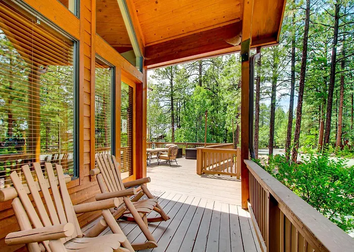 Holiday home Wraparound Deck + Large Yard: Pinetop Home! Indian Pine