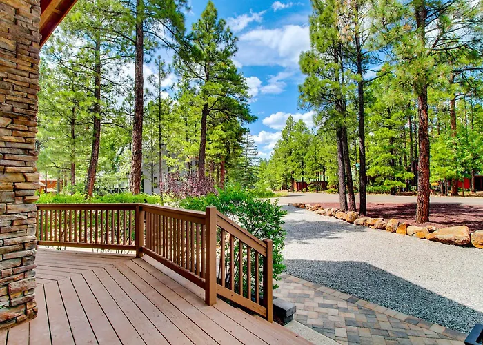 Wraparound Deck + Large Yard: Pinetop Home! Holiday home Indian Pine